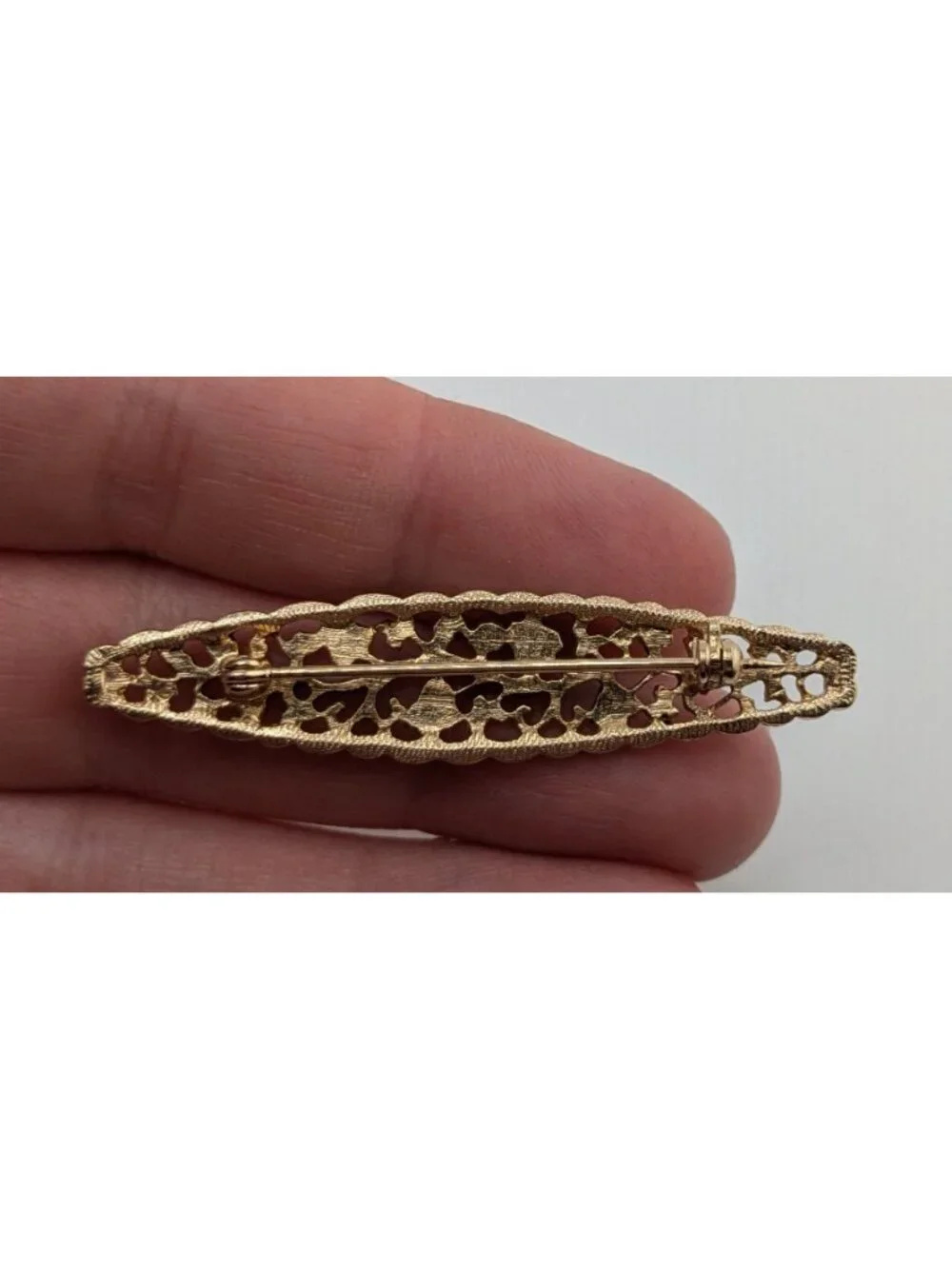 Boho Vintage Floral Filigree Bar Brooch Gold Tone Openwork Vine Pin